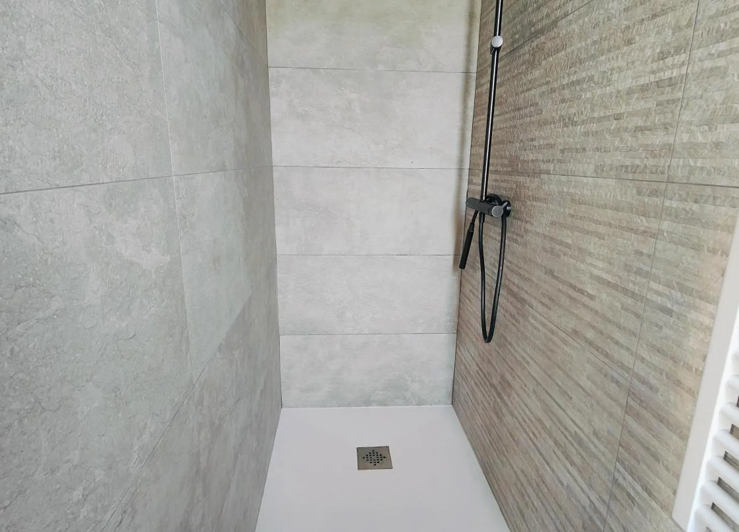 Self-Checkin Town House - Rooms To Rent In A Beautiful Modern Town House - Not A Hotel - Location De Chambres Avec Arrivee En Autonomie - Extra Fee For Sheets And Towels - Private Parking - Check Your Plateform Inbox And Follow Check-In Instructions Saint-Romain-en-Gal 0*,  Frankreich