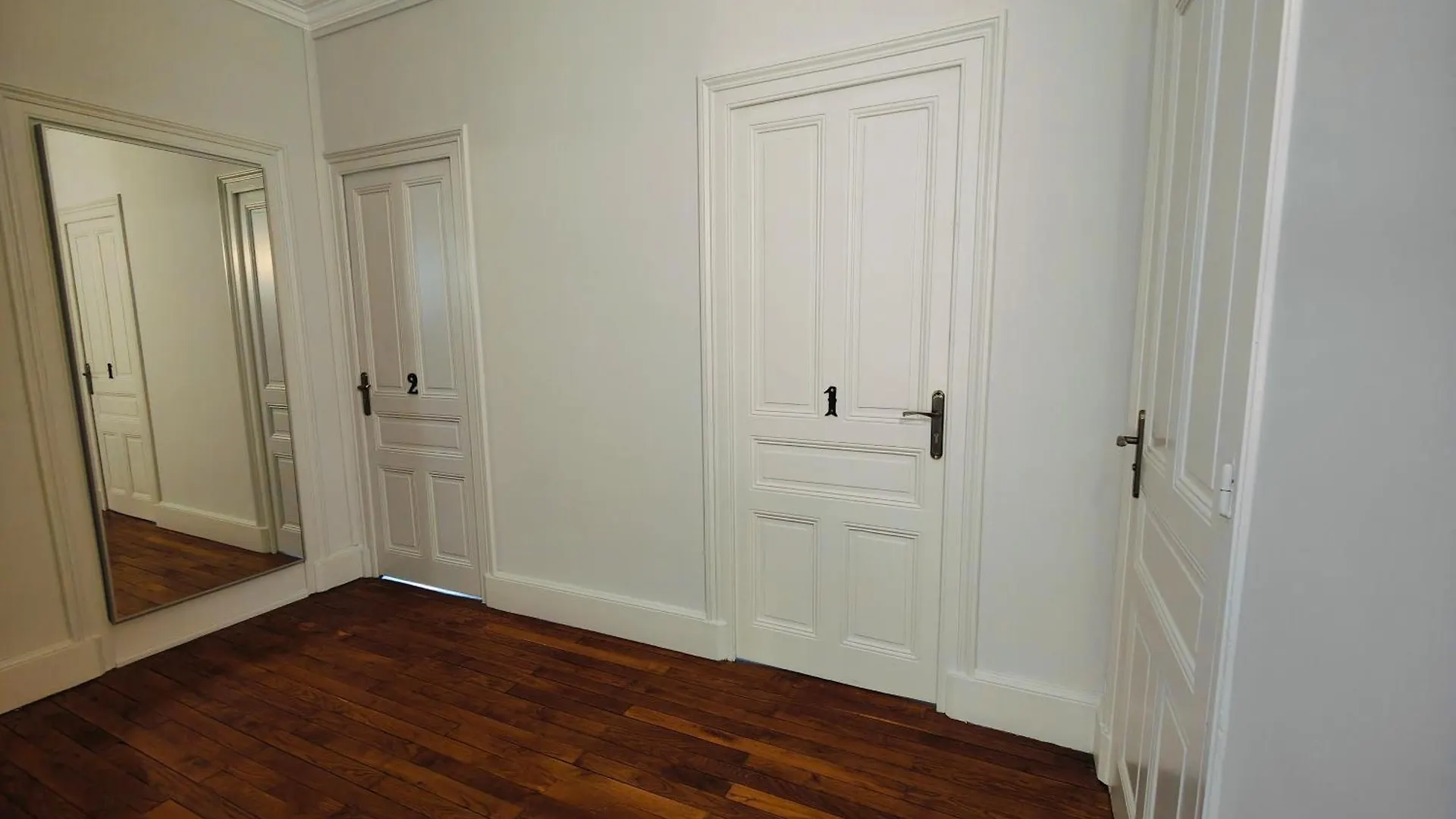 Privatunterkunft Self-Checkin Town House - Rooms To Rent In A Beautiful Modern Town House - Not A Hotel - Location De Chambres Avec Arrivee En Autonomie - Extra Fee For Sheets And Towels - Private Parking - Check Your Plateform Inbox And Follow Check-In Instructions Saint-Romain-en-Gal