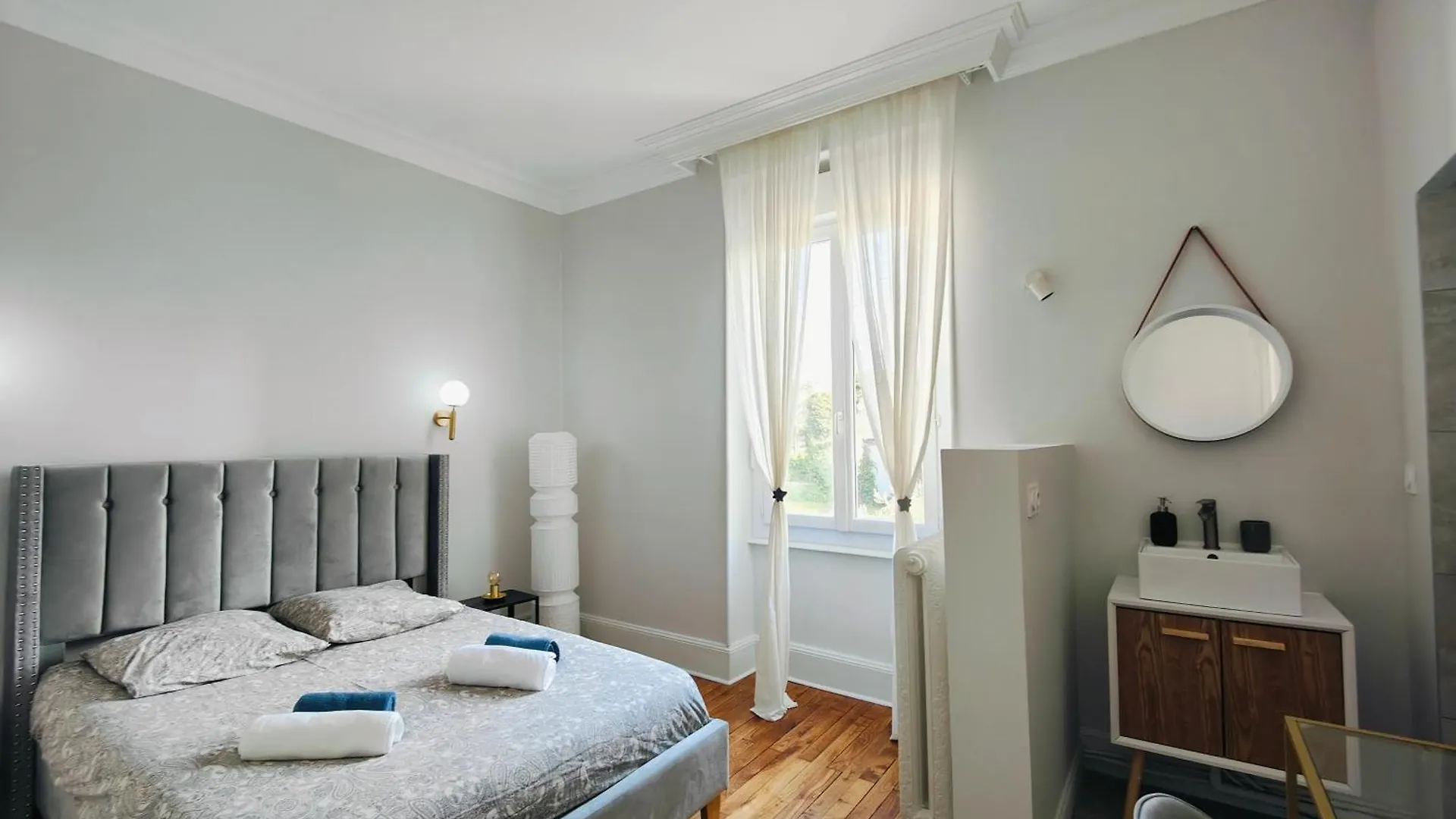 Self-Checkin Town House - Rooms To Rent In A Beautiful Modern Town House - Not A Hotel - Location De Chambres Avec Arrivee En Autonomie - Extra Fee For Sheets And Towels - Private Parking - Check Your Plateform Inbox And Follow Check-In Instructions Saint-Romain-en-Gal
