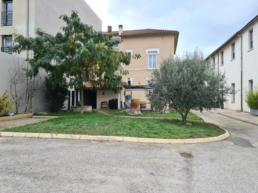 Self-Checkin Town House - Rooms To Rent In A Beautiful Modern Town House - Not A Hotel - Location De Chambres Avec Arrivee En Autonomie - Extra Fee For Sheets And Towels - Private Parking - Check Your Plateform Inbox And Follow Check-In Instructions Saint-Romain-en-Gal Frankreich