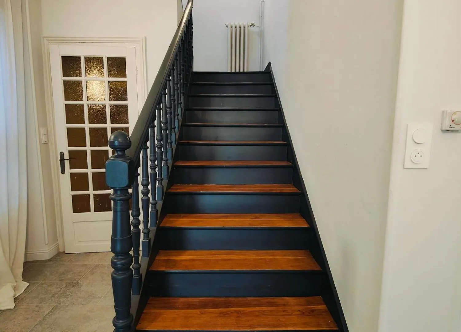 Self-Checkin Town House - Rooms To Rent In A Beautiful Modern Town House - Not A Hotel - Location De Chambres Avec Arrivee En Autonomie - Extra Fee For Sheets And Towels - Private Parking - Check Your Plateform Inbox And Follow Check-In Instructions Saint-Romain-en-Gal Privatunterkunft